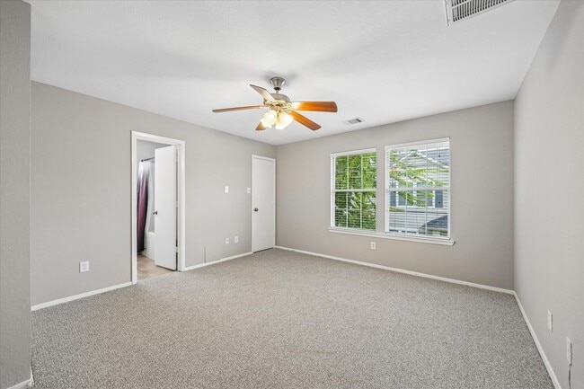 Foto del edificio - 1609 Nichole Woods Dr