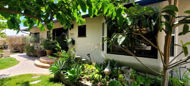 Foto del edificio - Midtown Ventura 3+2 Single Family Home $52...