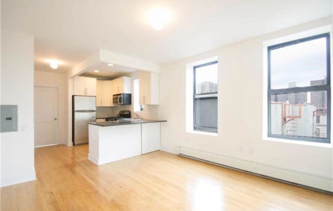 Building Photo - 305 W 150th St