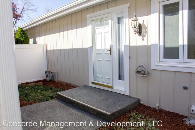 Building Photo - 2 br, 2 bath House - 7221 South Street, #19
