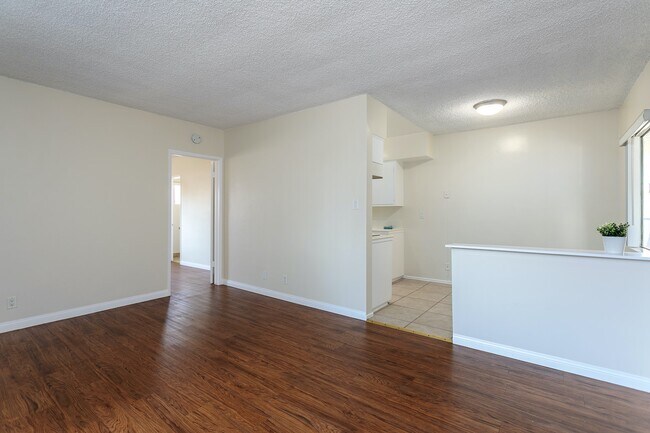 Building Photo - 350 S Sierra Madre Blvd