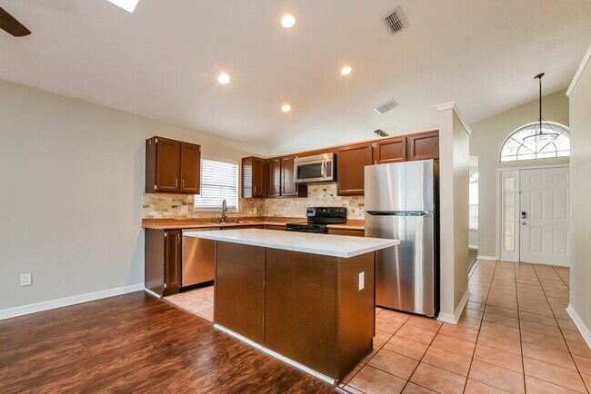 Building Photo - 1820 Greenbrook Ct