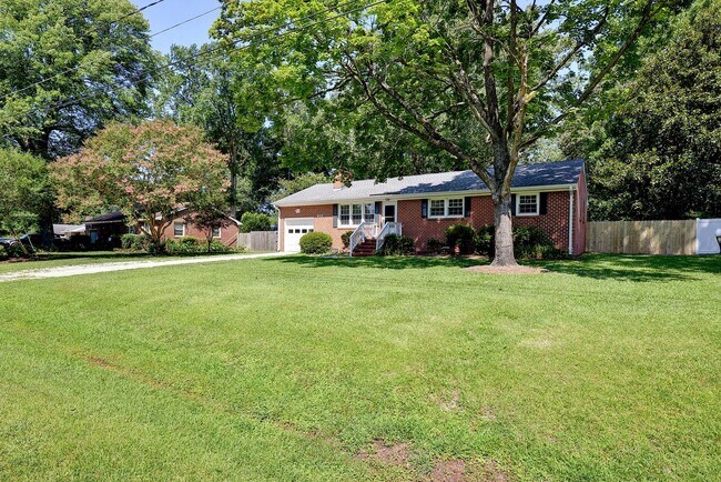 Building Photo - 212 Carol Dr