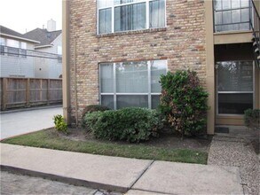 Building Photo - 3303 W Greenridge Dr