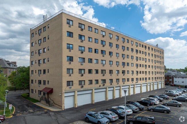 Marlborough House Condominiums