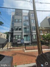 Building Photo - 927 Kennedy St NW