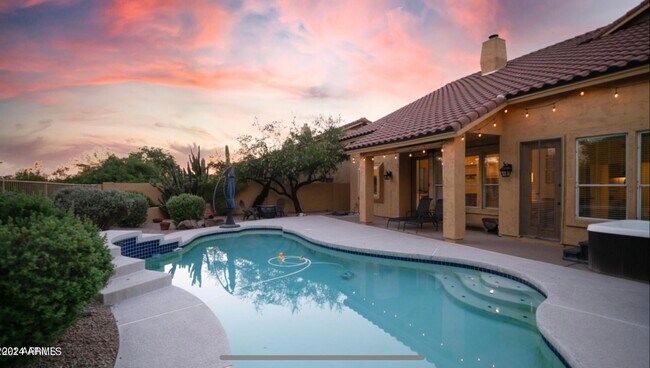 Foto del edificio - 4417 E Rancho Caliente Dr