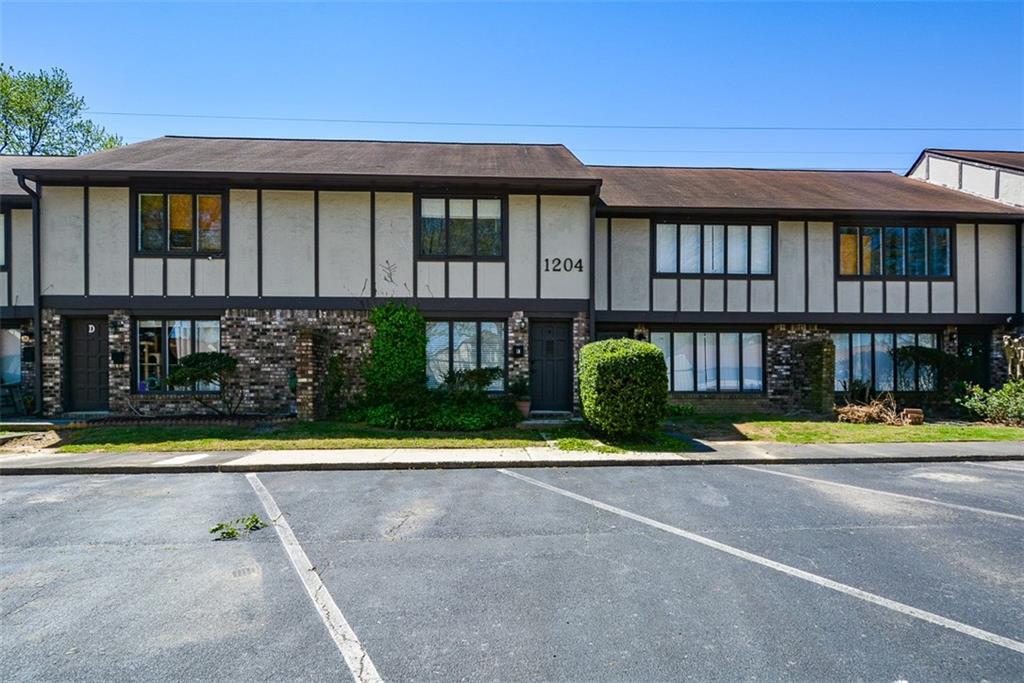 Foto principal - 1204 Ashborough Rd SE