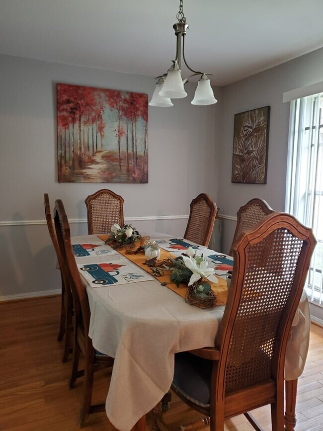 Foto del edificio - 5210 Honey Cir