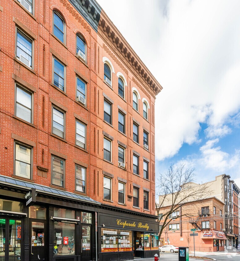 Primary Photo - 265 1st St