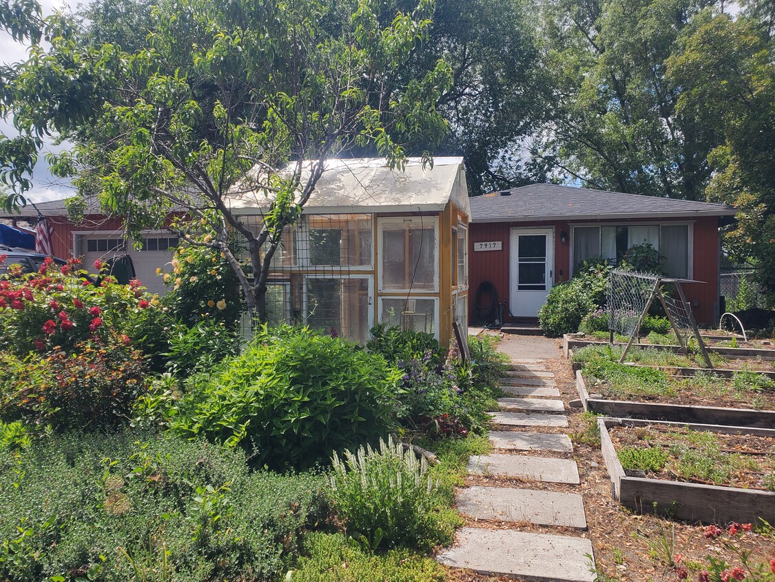 Primary Photo - 7917 Hale Way