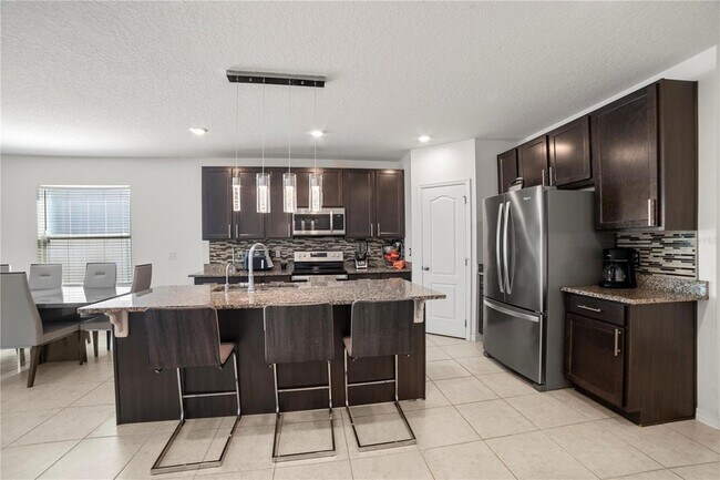 Building Photo - 817 Boca Vista Ct
