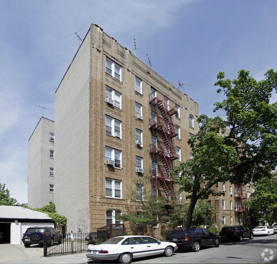 Primary Photo - 1580 E 19th St