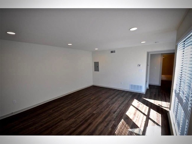 Building Photo - 2806 Reagan St