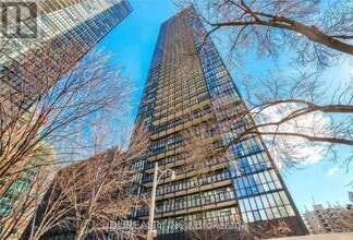 Building Photo - 101 Charles St E