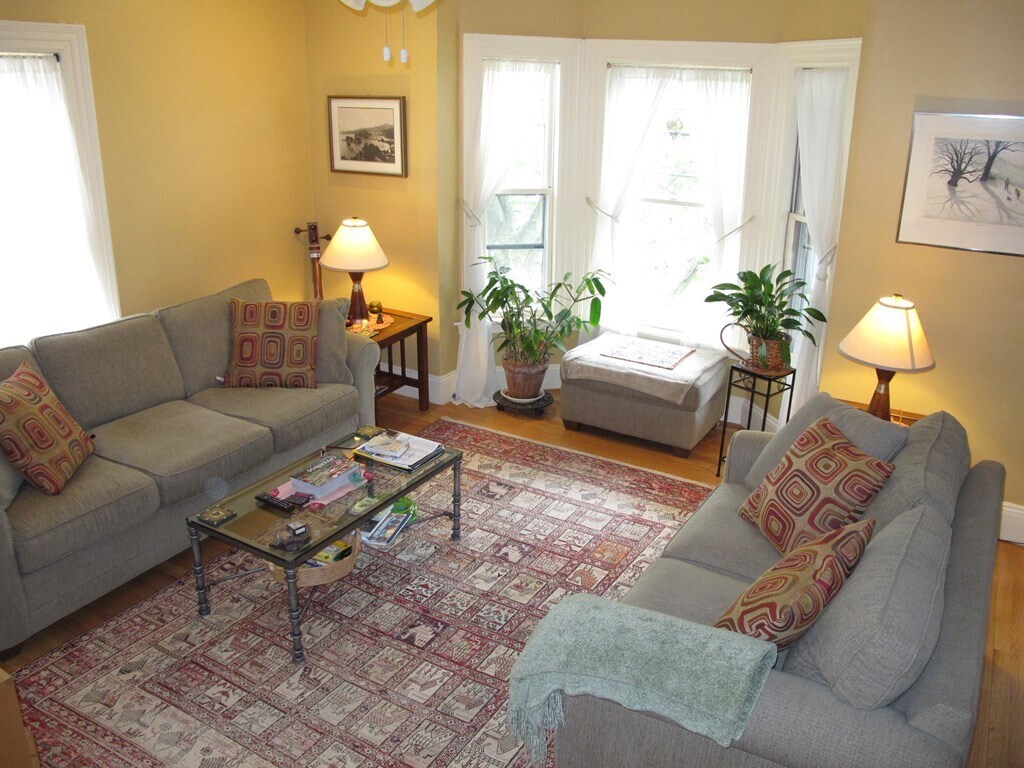 Foto principal - 268 Summer St