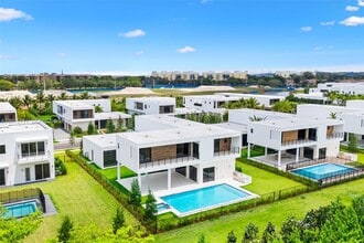 Building Photo - 16700 Botaniko Dr N