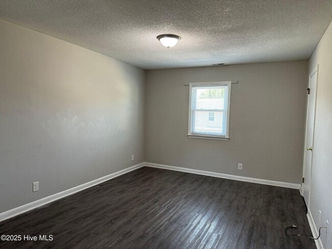 Building Photo - 2310 Indian Dr