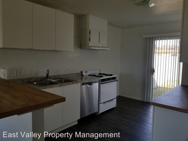 Foto del edificio - 12692 Valley View St