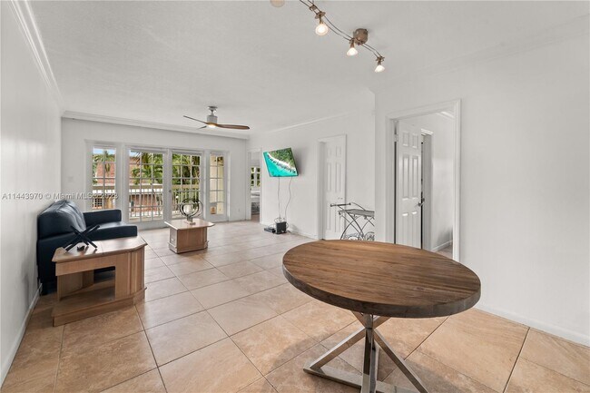 Foto del edificio - 2424 SE 17th St