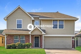 Building Photo - 2923 St Bernard Dr