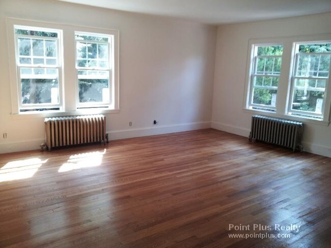 Building Photo - 251 Brattle St