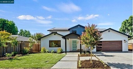 Building Photo - 132 Quinterra Ln