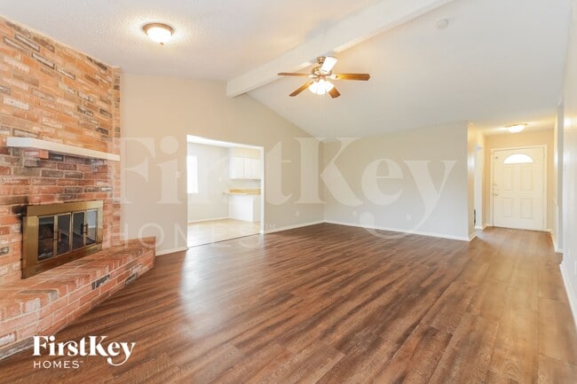 Foto del edificio - 8902 Deerwood Dr