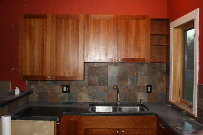 Building Photo - 8876 Oswego Rd