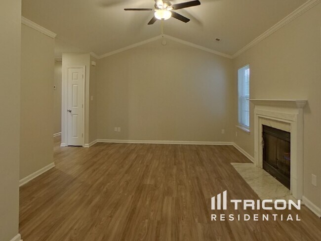 Foto del edificio - 1128 Summit Hills Dr
