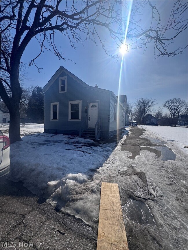 Foto del edificio - 6606 Charter Ave