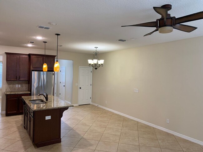 Foto del edificio - 3 Bedroom, 2.5 bath townhome n Windermere,...