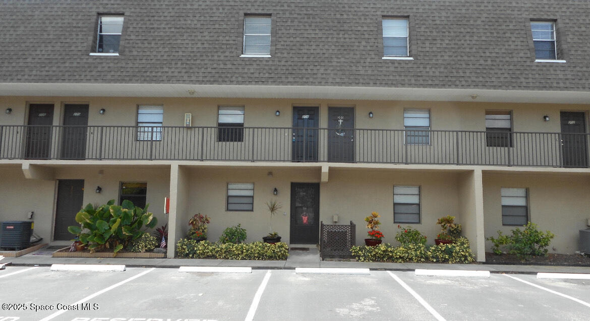 Primary Photo - 1030 Pine Tree Dr