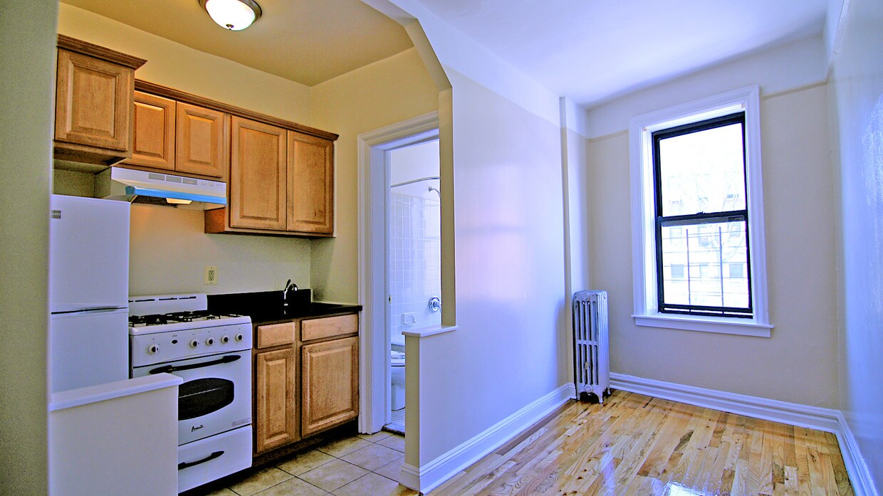 Primary Photo - 33 Featherbed Ln