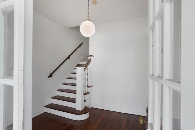 Foto del edificio - Renovated 2 bedroom 1 bathroom with office space Baldwin Park