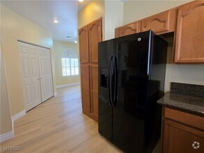 Building Photo - 2540 Silver Shadow Dr