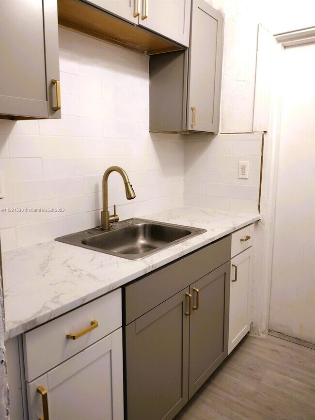 Building Photo - 420 NW 59th Terrace