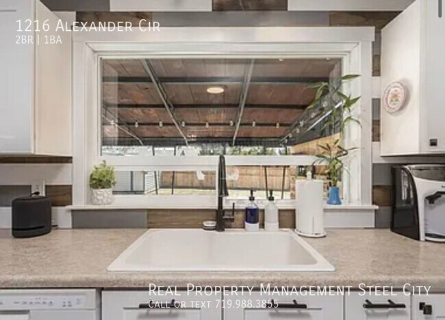 Foto del edificio - 2 Bedroom 1 Bath House in Quiet Neighborhood