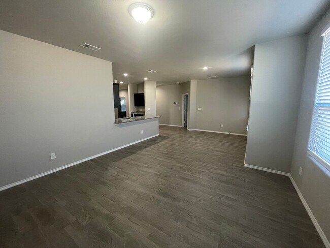 Building Photo - Beautiful Home in Desert Ridge