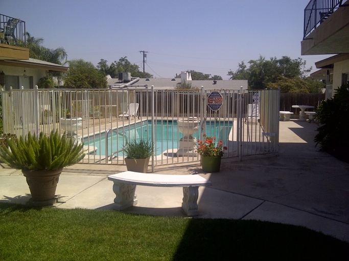 Building Photo - Kingspoint Villa Apartments