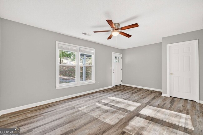 Photo - 255 Lowry St House