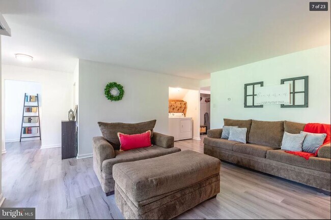 Foto del edificio - 1607 Meadowview Ln