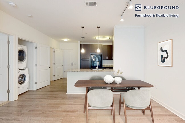 Foto del edificio - 80 N Central Ave