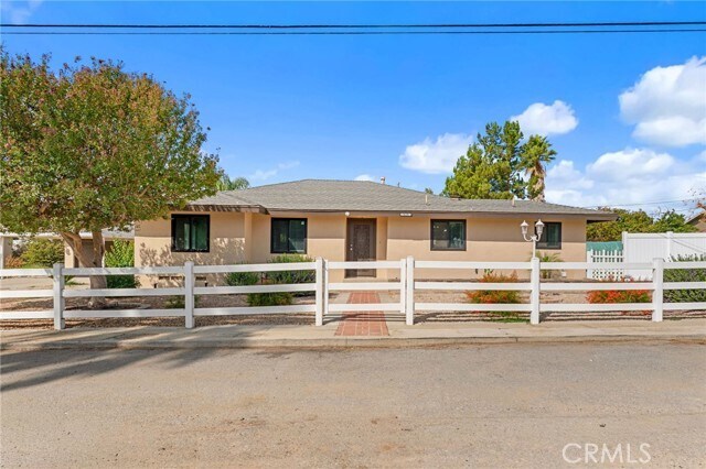 Foto del edificio - 7420 Ivy Ln