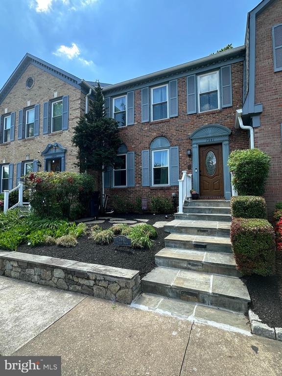 Building Photo - 7941 Yancey Dr