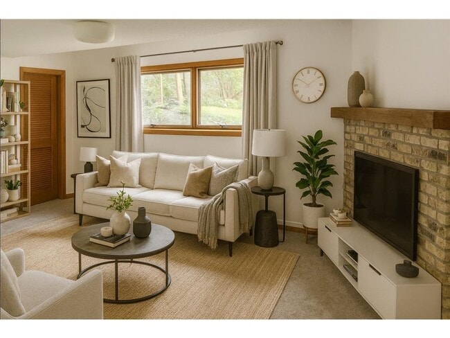 Building Photo - 5420-5422 Mallard Ln