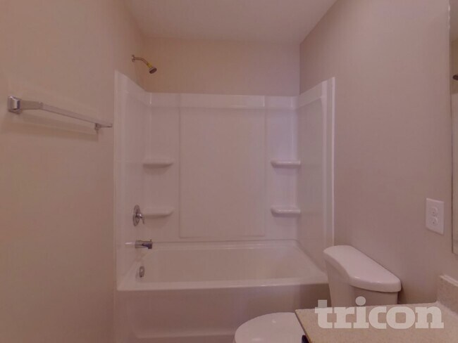 Building Photo - 809 Valley Creek Dr