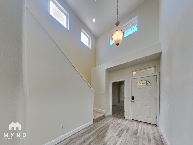Foto del edificio - 4698 NE Beaumead Ln
