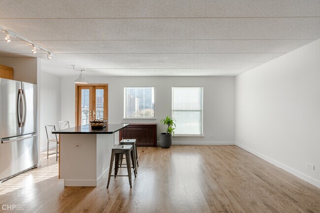 Building Photo - 711 W Gordon Ter