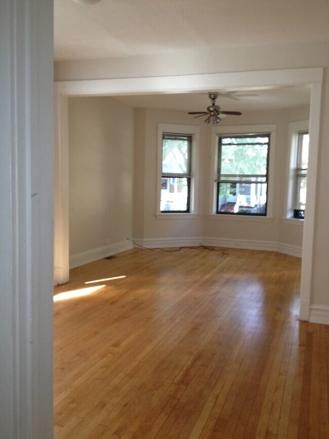 living room a - 2415 W Warner Ave